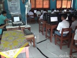 Alat Terbatas, UNBK SMK di Tasikmalaya Dibagi Dua Sesi