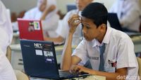Wajah-wajah Serius Siswa di Hari Pertama UNBK
