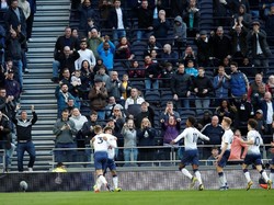 Tim U-18 Tottenham Hotspur ini menghibur pendukung lewat kemenangan atas Southampton dengan skor 3-1. (REUTERS)