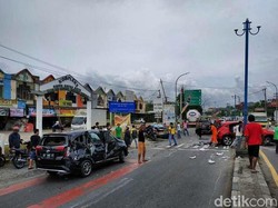 Rem Blong, Truk Semen Tabrak 5 Mobil di Maros Sulsel