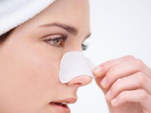 7 Cara Menghilangkan Komedo Hitam di Hidung, Dijamin Ampuh 7 Cara Menghilangkan Komedo Hitam di Hidung, Dijamin Ampuh