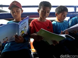 Membumikan Literasi dalam Keluarga