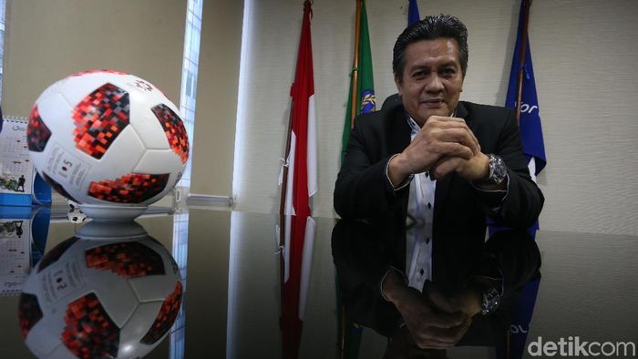 Gusti Randa tak mau mencalonkan diri sebagai ketua umum PSSI. (Rengga Sancaya/detikSport) Gusti Randa tak mau mencalonkan diri sebagai ketua umum PSSI. (Rengga Sancaya/detikSport)
