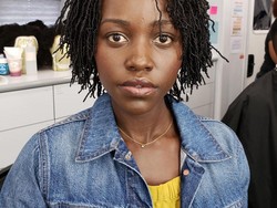 Lupita Nyongo Kenang Chadwick Boseman dalam Kesedihan dan Pesan Bijak