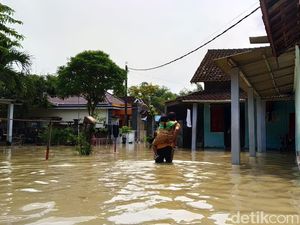 Sungai Lamong Meluap, Puluhan Rumah di Tiga Desa Terendam Banjir