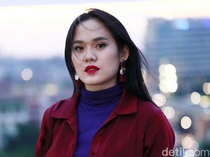 Sheryl Sheinafia Berikan Warna dan Makna Baru di Lagu Setia Chrisye Sheryl Sheinafia Berikan Warna dan Makna Baru di Lagu Setia Chrisye