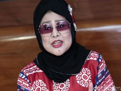 7 Fakta Elvy Sukaesih Positif COVID-19