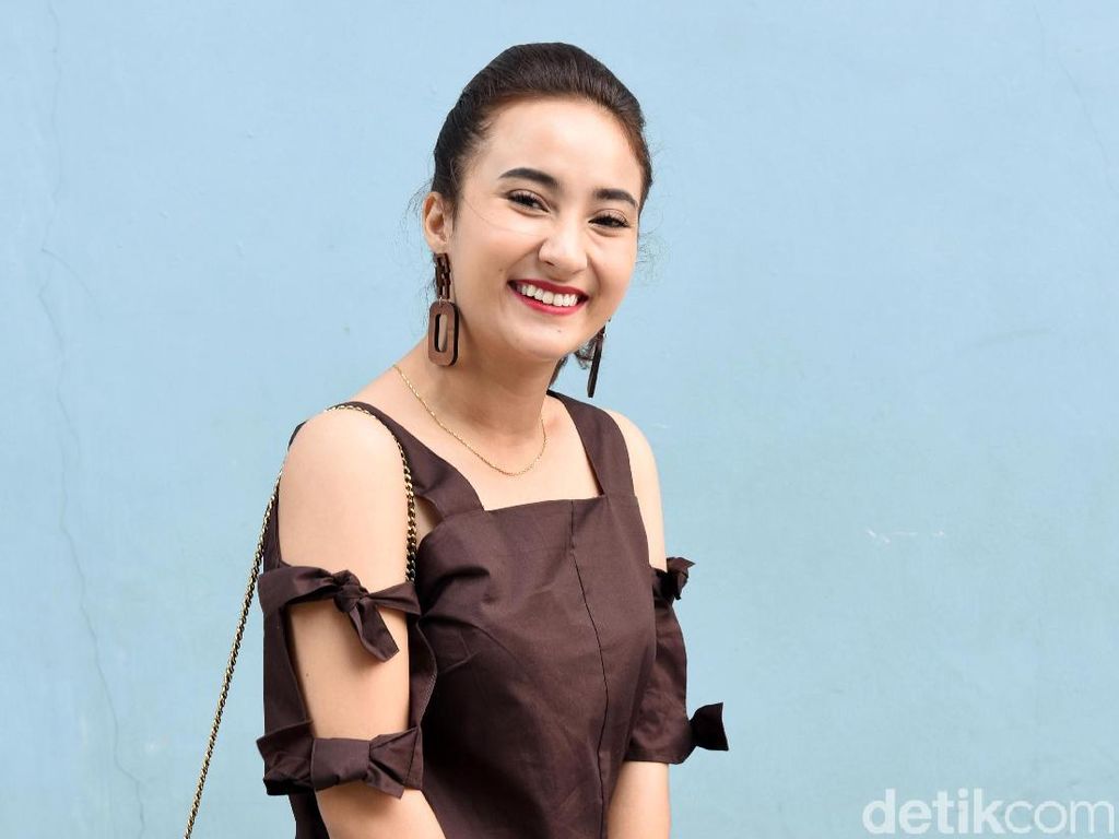 Ucapkan Rasa Cinta, Naomi Zaskia Lepas Kepergian Marco Panari Ucapkan Rasa Cinta, Naomi Zaskia Lepas Kepergian Marco Panari
