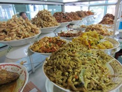 10 Menu Warteg Murmer Favorit, Kamu Suka yang Mana?