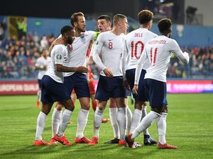 Tiga Singa Sedang Buas-buasnya