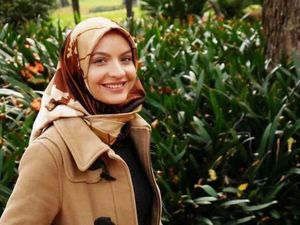 Hijab Jadi Sikap Politik Muslimah Asal Australia yang Bersuami Pria Aceh Ini