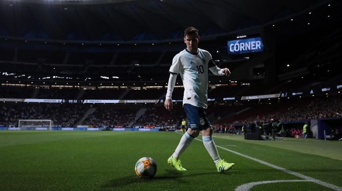 Argentina mesti meningkatkan performa pemain-pemain lain, bukannya Lionel Messi. (Foto: Gonzalo Arroyo Moreno / Getty Images) Argentina mesti meningkatkan performa pemain-pemain lain, bukannya Lionel Messi. (Foto: Gonzalo Arroyo Moreno / Getty Images)