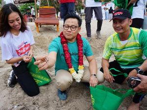 Pungut Sampah di Pantai Kuta, Cak Imin: Sedotan Lebih Bahaya dari PKI Pungut Sampah di Pantai Kuta, Cak Imin: Sedotan Lebih Bahaya dari PKI