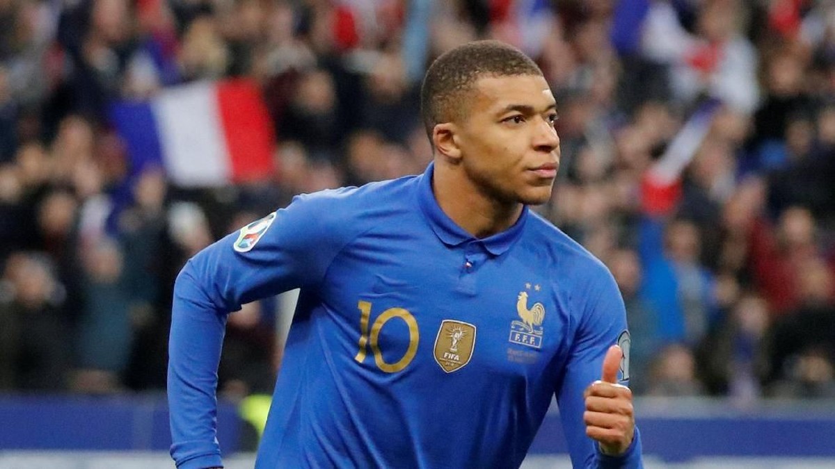 Kylian Mbappe jadi pemain termuda yang mencapai 30 caps bersama Prancis (Charles Platiau/Reuters)