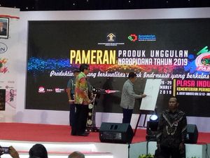 Tawa Membahana Saat JK Goreskan Angka 1 di Pembukaan Pameran Narapidana Tawa Membahana Saat JK Goreskan Angka 1 di Pembukaan Pameran Narapidana