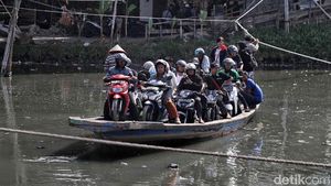 Cerita Perahu Eretan yang Memangkas Kemacetan Jakarta