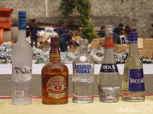 56.644 Botol Miras dari Singapura Senilai Rp 40 Miliar Dimusnahkan