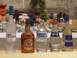 56.644 Botol Miras dari Singapura Senilai Rp 40 Miliar Dimusnahkan