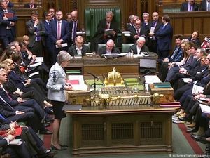 Lagi-lagi Kalah di Parlemen, PM May Hilang Kendali Atas Proses Brexit