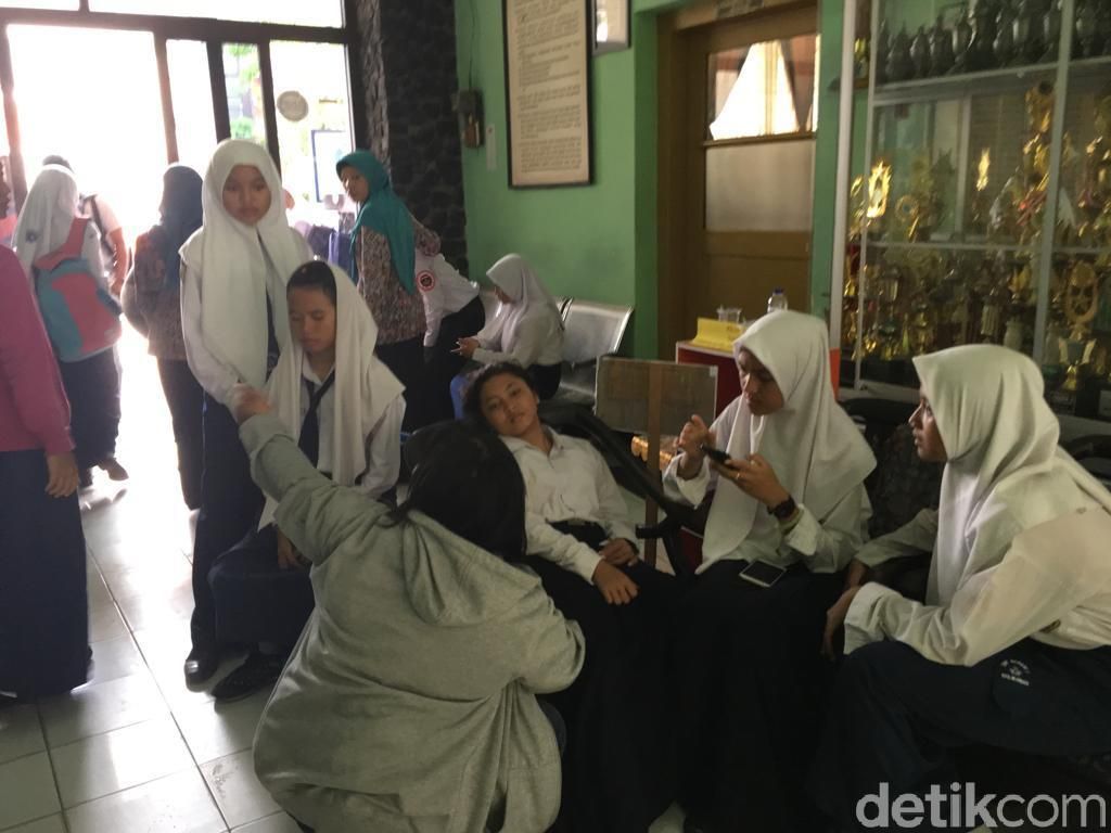 Kesurupan Massal di Mojokerto, Begini Penjelasan Neuropsikologisnya Kesurupan Massal di Mojokerto, Begini Penjelasan Neuropsikologisnya