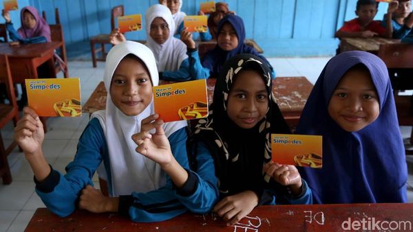 Antusias Anak-anak SD Belajar Menabung Sejak Dini