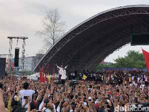 Jokowi Beri Hadiah Bangun Roro dan Kereta ke Warga Dumai