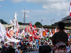 Saat Bendera Garbi dan PKS Berdampingan di Kampanye Prabowo