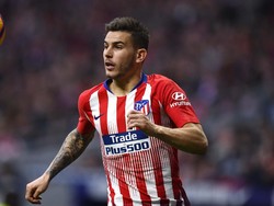 Status bek kiri termahal dunia kini dimiliki Lucas Hernandez. Untuk membeli pemain yang bisa juga beroperasi sebagai bek tengah itu dari Atletico Madrid, Bayern Munich harus mengeluarkan 80 juta euro. (GABRIEL BOUYS / AFP)