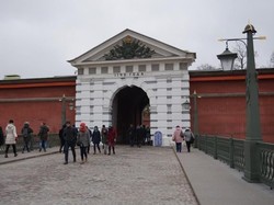 Benteng Pertahanan Rusia dan Cerita Patung Kelinci