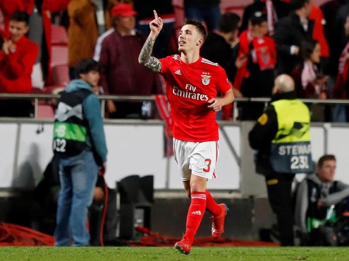 Soccer Football - Europa League - Round of 16 Second Leg - Benfica v GNK Dinamo Zagreb - Estadio da Luz, Lisbon, Portugal - March 14, 2019  Benfica's Alex Grimaldo celebrates scoring their third goal                REUTERS/Rafael Marchante