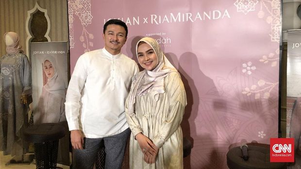 Jovian Mandagie dan Ria