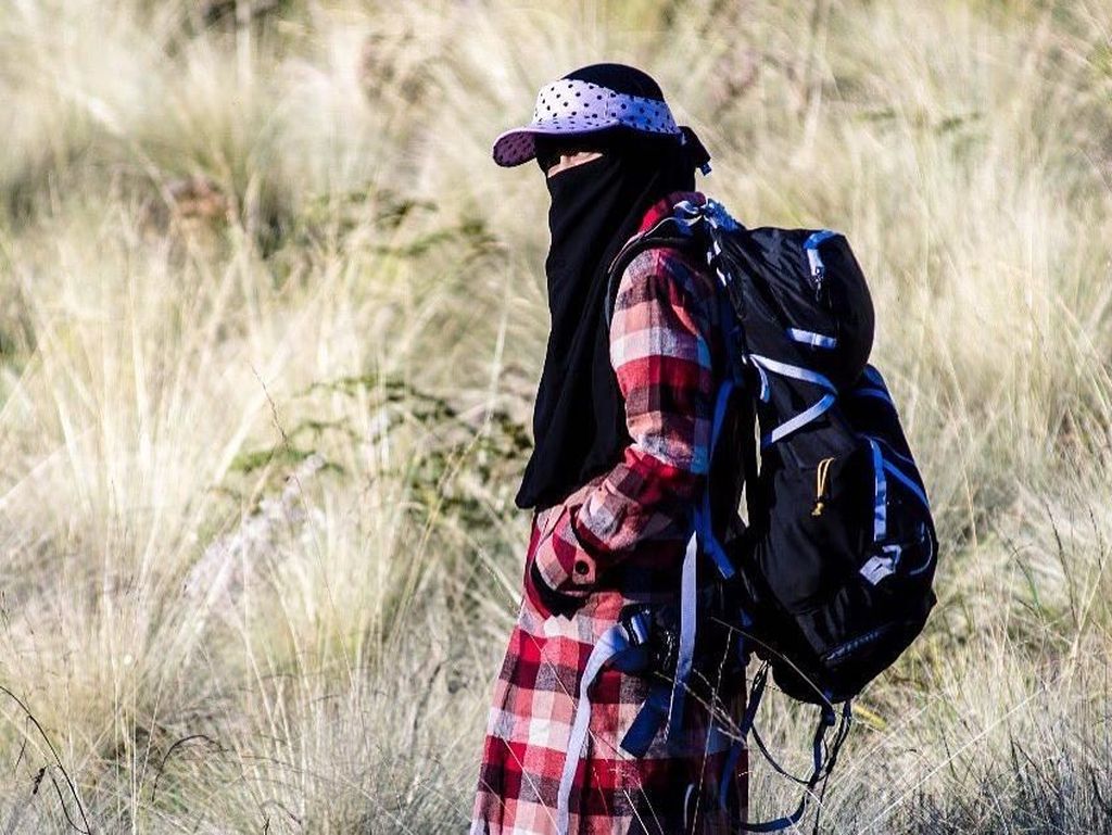 Kisah Hijabers Berbisnis Busana Syari Dari Hobi Naik Gunung Pakai Cadar Kisah Hijabers Berbisnis Busana Syari Dari Hobi Naik Gunung Pakai Cadar