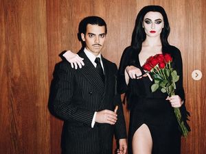 Sophie Turner Bicara Pengalaman Seksnya Sebelum Tunangan dengan Joe Jonas Sophie Turner Bicara Pengalaman Seksnya Sebelum Tunangan dengan Joe Jonas