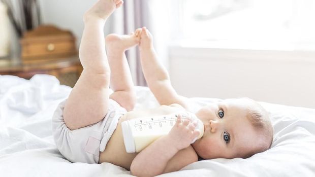 Ilustrasi bayi menyusui