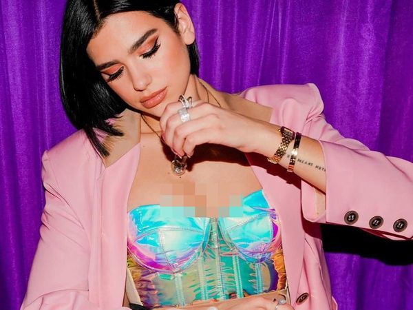 Foto: Gaya Seksi Dua Lipa dengan Bustier Saat Tampil di Jakarta