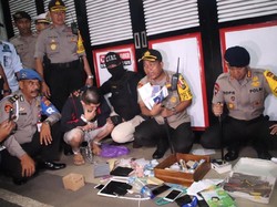 Sel Bos Diskotek Pemesan 19 Ribu Ekstasi Digeledah, Uang-Perhiasan Disita