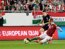 Bek Hongaria, Gergo Lovrencsics, tampil oke saat timnya mengalahkan runner-up Piala Dunia 2018, Kroasia, dengan skor 2-1. Ia mampu meredam Ivan Perisic Foto: ATTILA KISBENEDEK / AFP