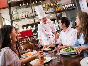 Hindari 10 Kesalahan Ini Saat Jamuan Makan Demi Kesopanan