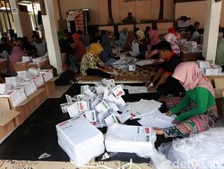 830 Surat Suara DPR RI di KPU Bantul dalam Kondisi Rusak