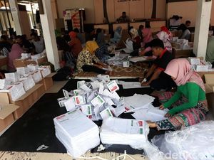 830 Surat Suara DPR RI di KPU Bantul dalam Kondisi Rusak 830 Surat Suara DPR RI di KPU Bantul dalam Kondisi Rusak