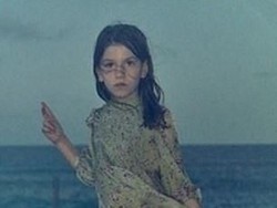 Zara Dikecam karena Tampilkan Gadis Kecil dengan Gaun Pendek di Iklannya