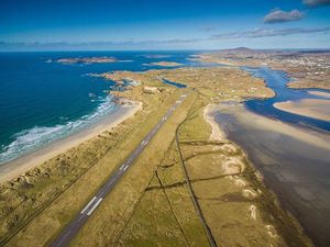 Bandara-Bandara Paling Indah Buat Pesawat Mendarat