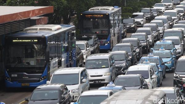 Duh,... Jalur TransJakarta kok Susah Banget Steril