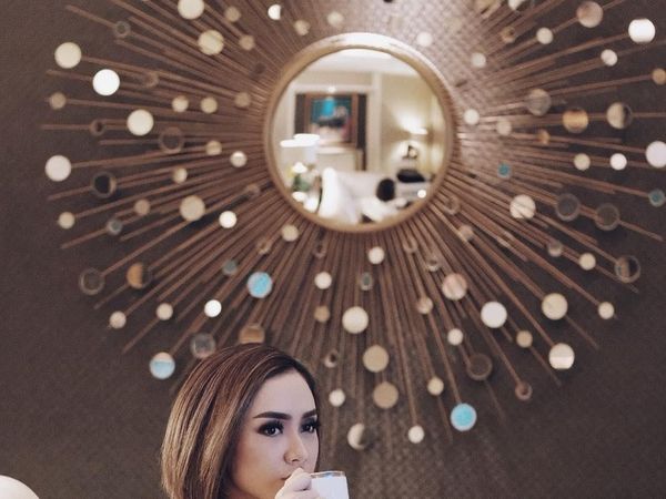 Serunya Gaya Syahrini, Cita Citata hingga Agnezmo Saat Ngopi dan Ngeteh
