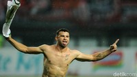 Diogo Campos Gomes mengantarkan Kalteng Putra ke semifinal, setelah sukses menjebol gawang Persija.