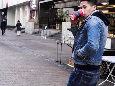 Serunya Arsyah, Kekasih Maudy Ayunda Saat Cicip Kopi Hingga Seafood