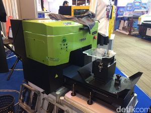 Mesin Print Ini Bisa Jadi Saingan Pelukis Sepatu Mesin Print Ini Bisa Jadi Saingan Pelukis Sepatu