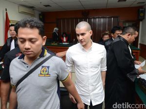 Pindah Agama Lagi, Steve Emmanuel: Sesuai KTP Saja Pindah Agama Lagi, Steve Emmanuel: Sesuai KTP Saja