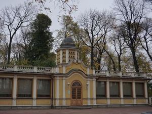 Menikmati Taman Musim Panas di Musim Gugur, Bisa!