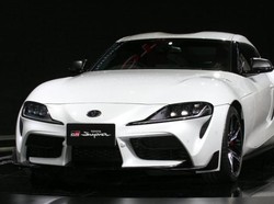 Supra Ditemani 2 Mobil Baru Toyota